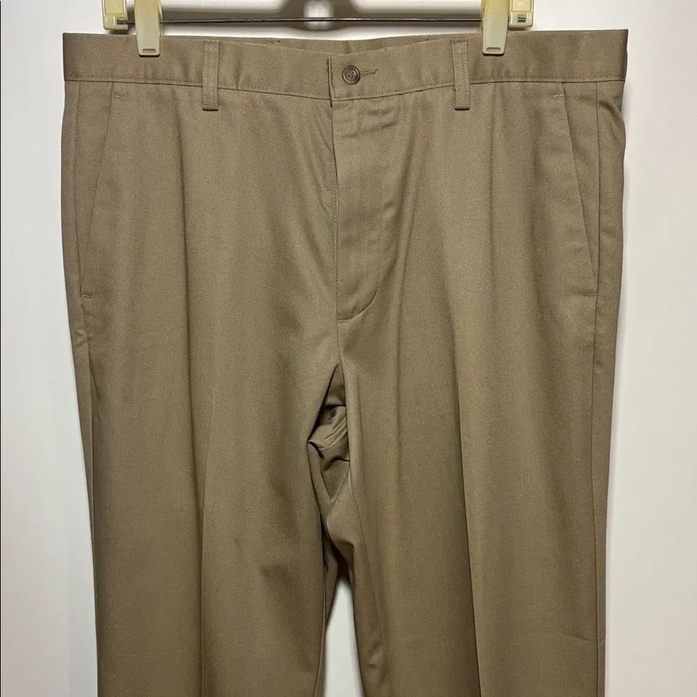 Dockers Men's Khaki Chinos